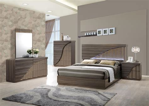 Modern Style Bedroom Furniture